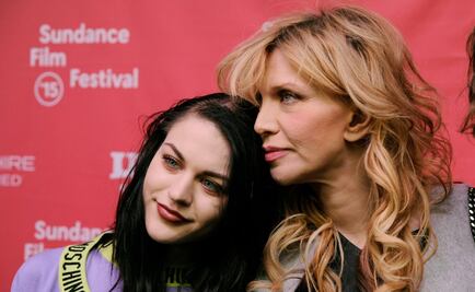 Hija de Kurt Cobain pelea por guitarra de Unplugged