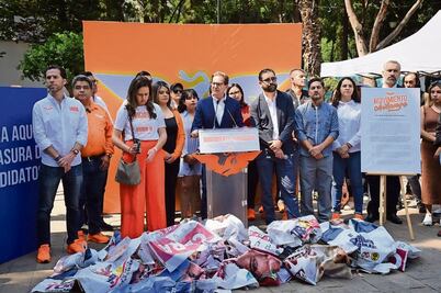 Solicita retiro de candidaturas