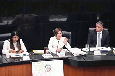 Llueven críticas a Rosario Robles, ahora en Senado