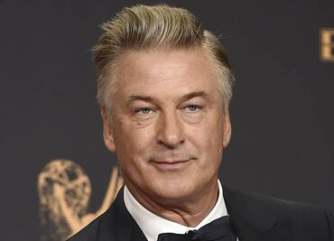Alec Baldwin acuerda con familia de directora de fotografía fallecida continuar rodaje de "Rust"