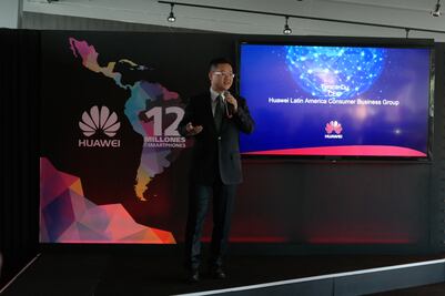 Huawei vende 12 millones de smartphones en AL