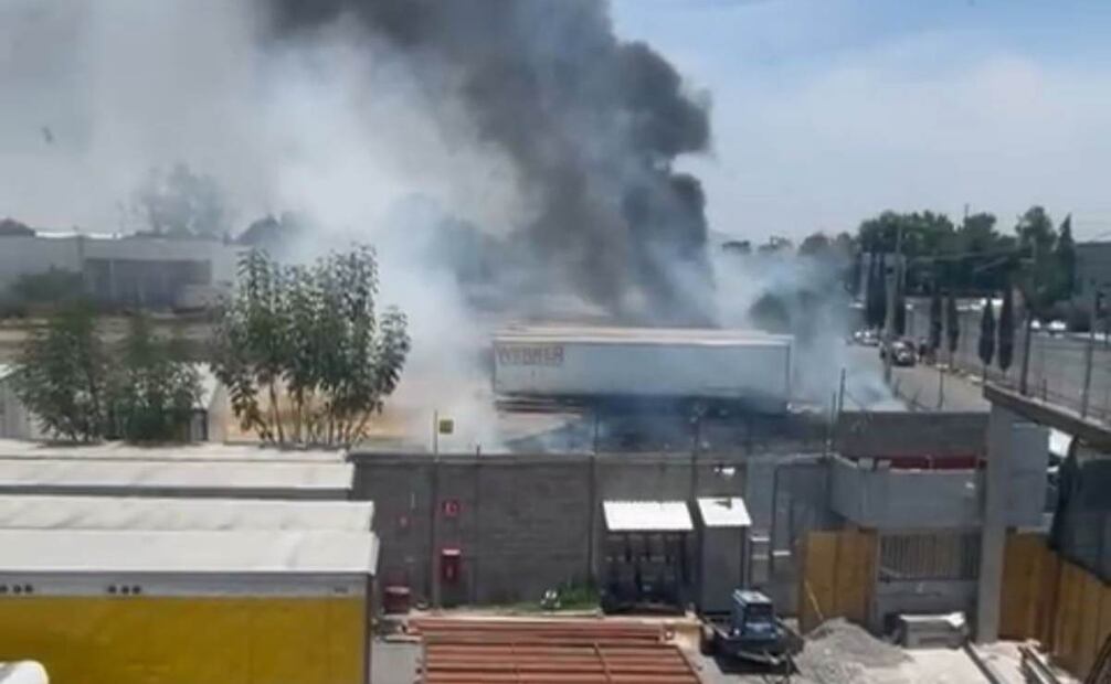 La emergencia ocurre en un predio localizado en la calle Pino Suárez del Parque Industrial Xhala. Foto: Especial