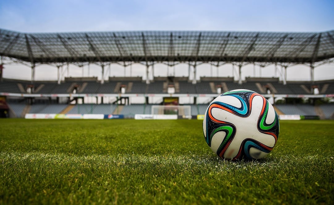Conoce las mejores rutas para llegar a los estadios de la Copa del Mundo 2026. Foto: Pixabay