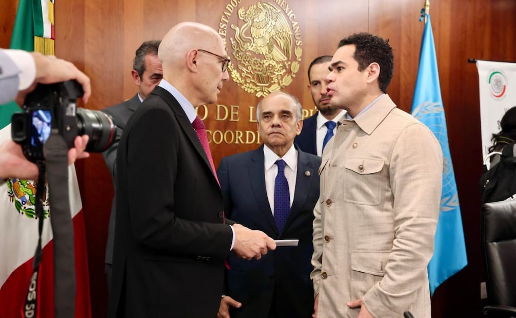 El alto comisionado de las Naciones Unidas para los Derechos Humanos, Volker Türk, y el senador Pablo Angulo Briceño. Foto: X @PabloAnguloB