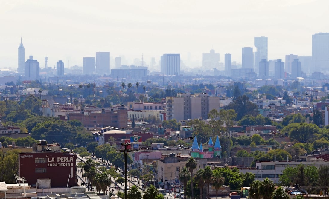 Factores meteorológicos como El Niño, que arrastra mucha lluvia, ayudaron a dispersar los contaminantes, indicaron especialistas. Foto: de CARLOS MEJÍA. EL UNIVERSAL