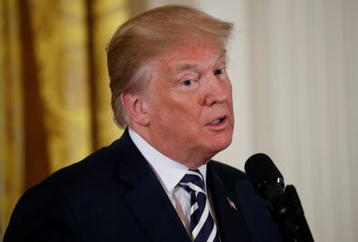 Trump amenaza con vetar a los medios que lo critican