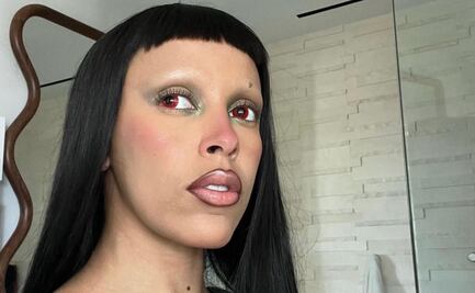 Doja Cat seduce con impactantes looks de transparencias y piel