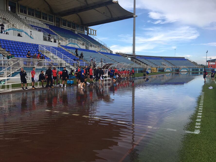 TWITTER. Los jugadores de Estados Unidos durante su entrenamiento previo al juego ante Trinidad y Tobago