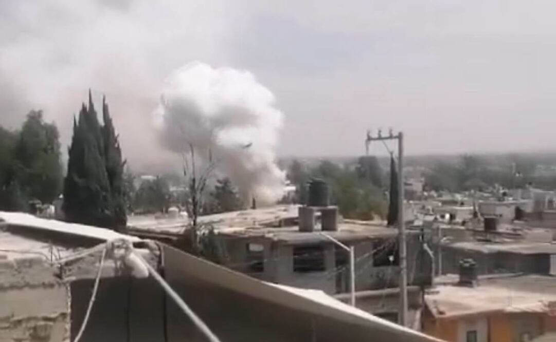 En uno de los cuartos, localizaron artificios pirotécnicos llamados chisperos. Foto: Especial