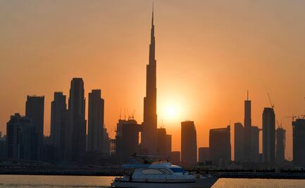 El rascacielos más alto del mundo se iluminó con los colores de México