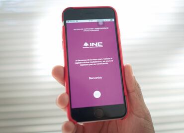 App del INE supera 4 millones de firmas