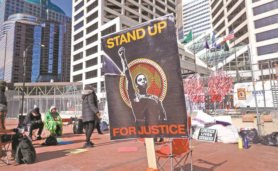 Cajero siente culpa por la muerte de Floyd