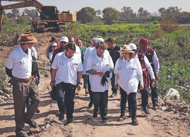 Realizan jornada de limpieza en presa El Ángulo