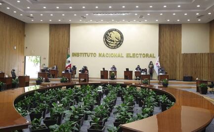 Suprema Corte admite reclamaciones del INE contra organización de revocación de mandato