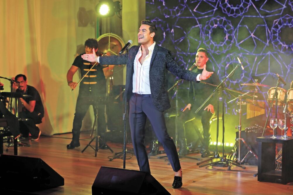Carlos Rivera interpretó varios de sus éxitos en el evento. / ACADEMIA LATINA DE GRABACIÓN