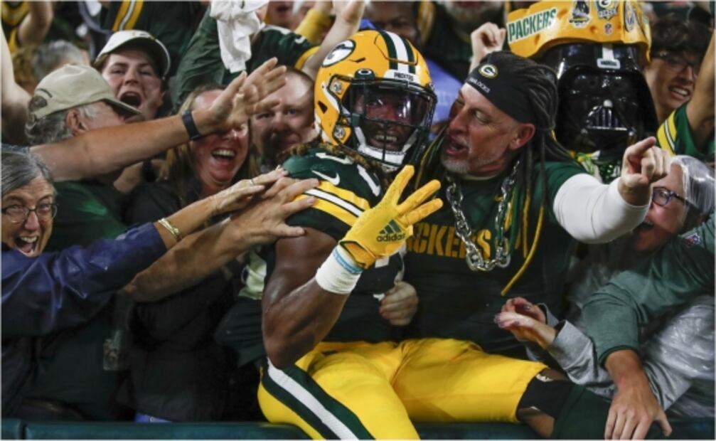 Aaron Jones pierde las cenizas de su padre en pleno juego