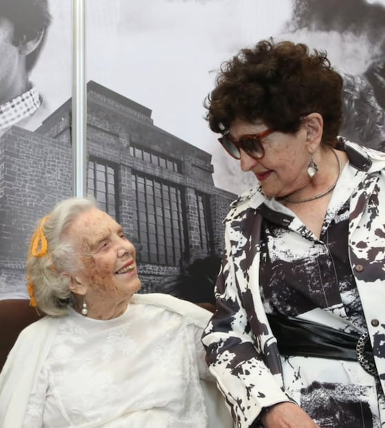 El encuentro entre Elena Poniatowska y Margo Glantz en la FILCO. Foto: Instagram oficial.