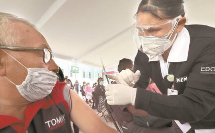 Endurecen protocolo de vacunación, tras jeringa vacía