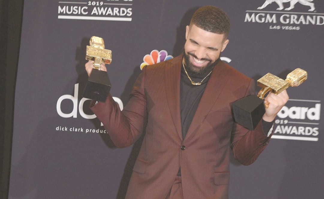 “Quiero agradecer a mi madre por su esfuerzo incansable”, dijo Drake en uno de sus discursos al recibir un galardón. Foto: AGENCIAS