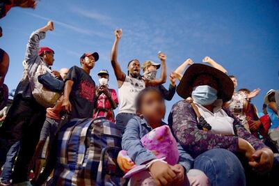 Megacaravana migrante se fragmenta y ya sólo la integran mil 528 personas, asegura AMLO