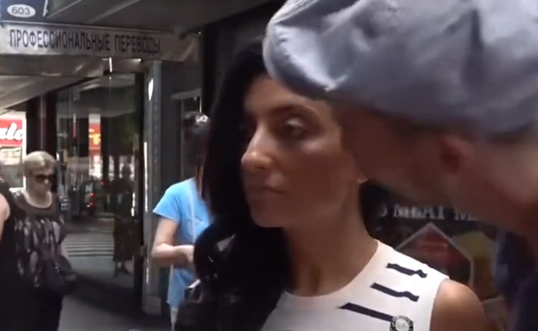 La concejala de Nueva York, Inna Vernikov, fue besada por un extraño. Foto: tomada de video