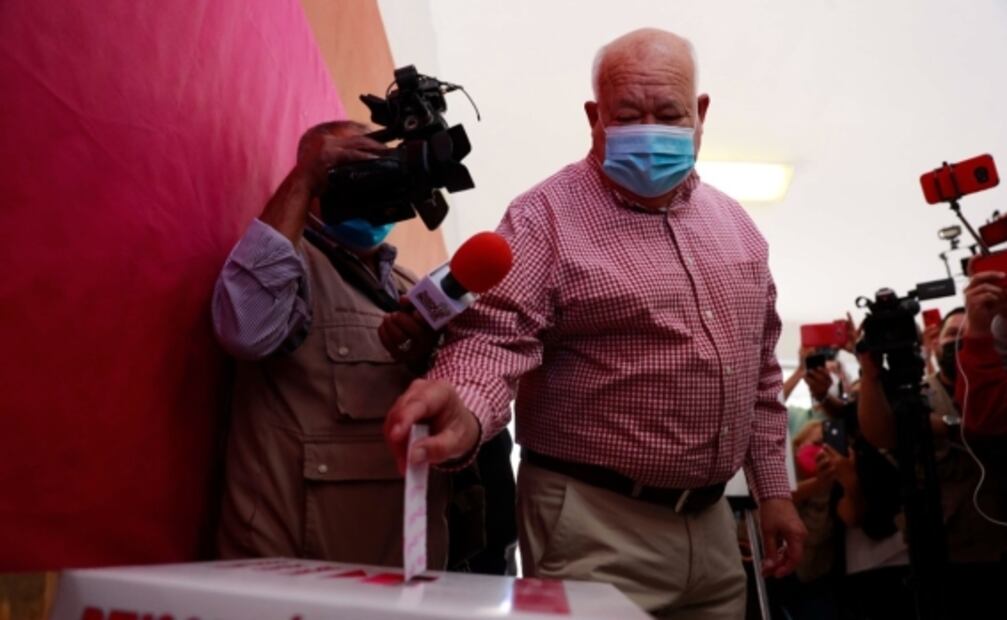 Gobernadores emiten su voto en la consulta de Revocación de mandato