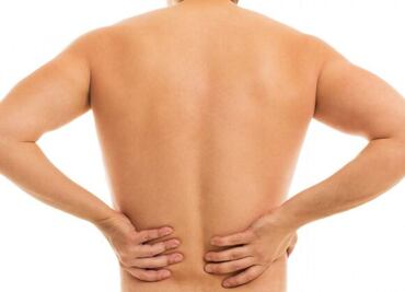 3 tipos de ejercicios sin aparatos ni pesas para fortalecer los músculos de la espalda después de los 50