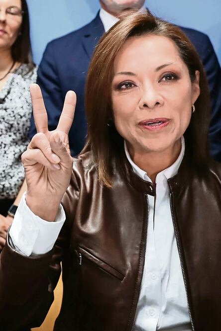 La precandidata insistió en que desconoce la investigación en contra de sus familiares y acusó “calumnia y difamación” por parte del PRI (JUAN CARLOS REYES. EL UNIVERSAL)