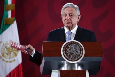 Microsoft dará empleo a egresados de universidades en México: AMLO