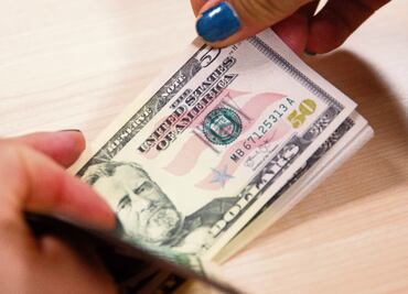 Banorte calcula que este año el dólar tocará un piso de 18 pesos