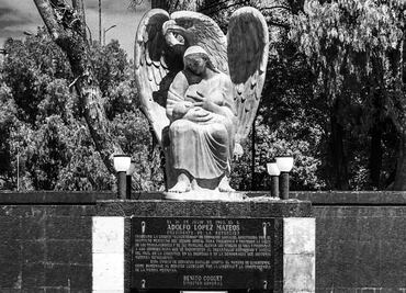 La Maddona, el famoso escudo del IMSS