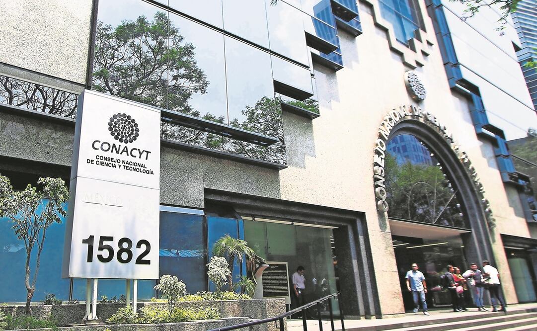 Tras las múltiples quejas del gremio académico y la sociedad en general, el Conacyt decidió modificar el proyecto del reglamento de becas con el que funciona el consejo, el cual fue entregado para su revisión ante la Conamer.