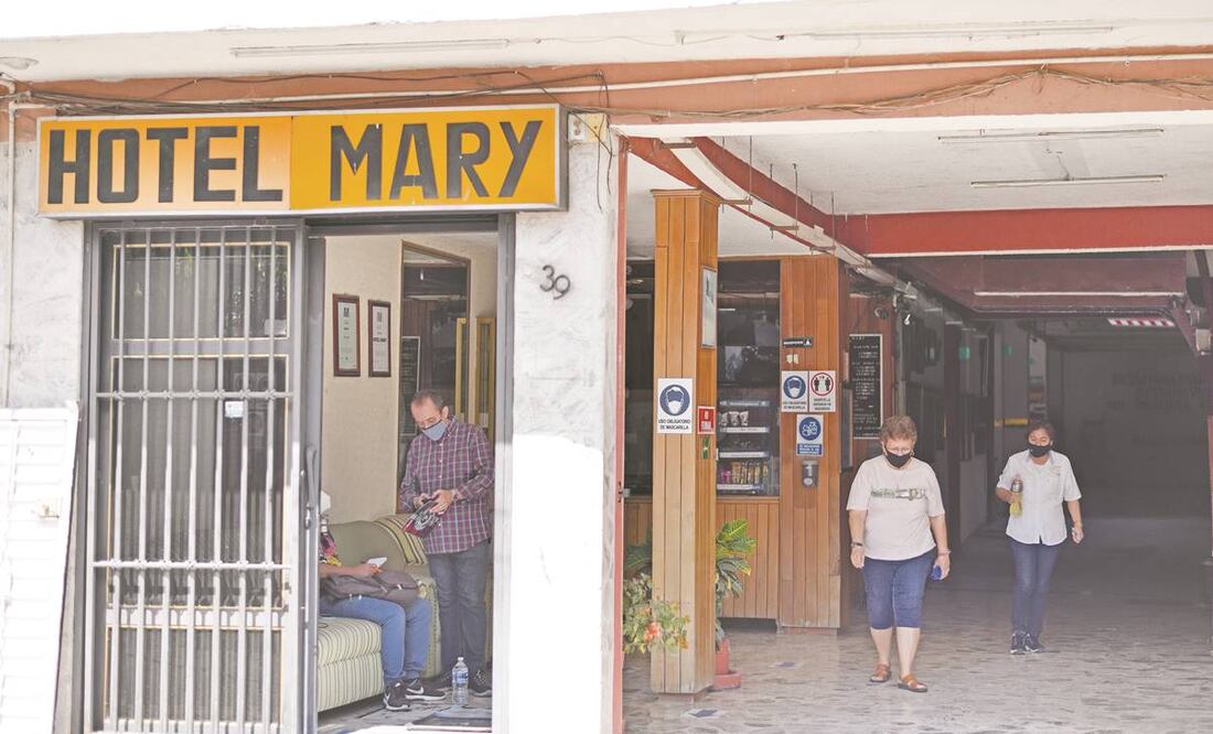 El Hotel Mary es uno de los más afectados por la pandemia, pues en sus buenos años tenían hasta 70% de ocupación; desde el año pasado sólo se ocupan una o dos habitaciones al día, por lo que sus dueños podrían cerrar el lugar. Fotos: Salvador Cisneros.