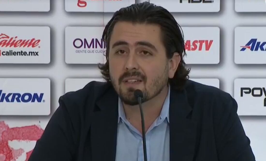 Amaury Vergara presenta los cambios en Chivas. Foto: Chivas TV