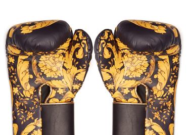 Esto es lo que cuestan los exóticos guantes de Box de Versace