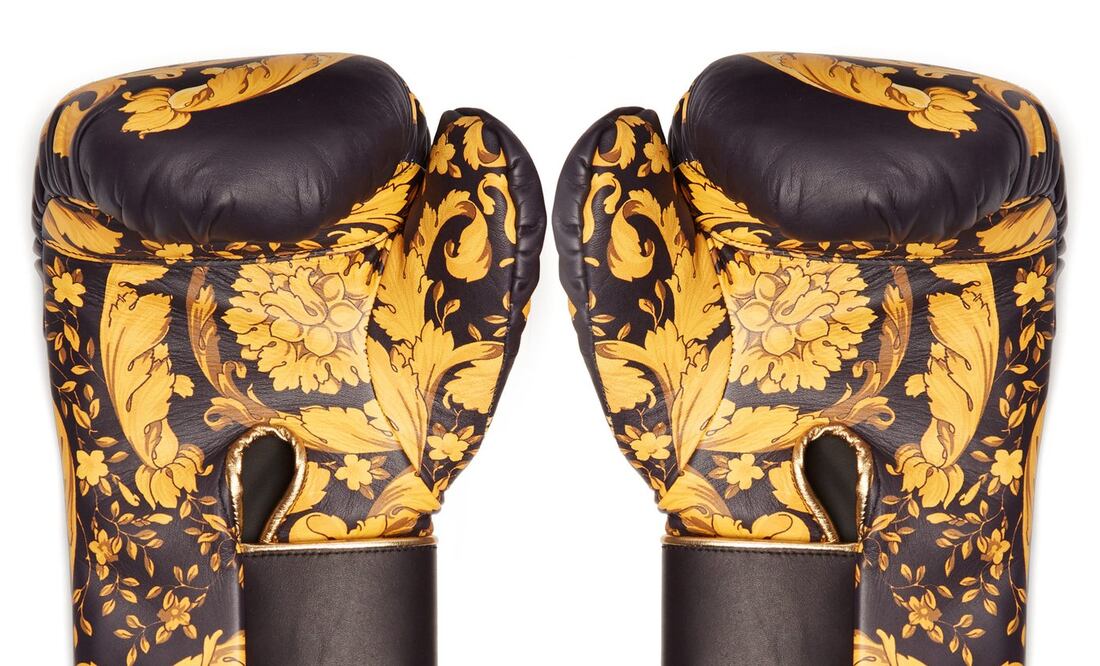 Los guantes de box de Versace ideales para cualquier amante del deporte. Foto: Matchesfashion