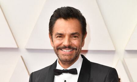 Oscars 2022: El sofisticado look con el que deslumbró Eugenio Derbez