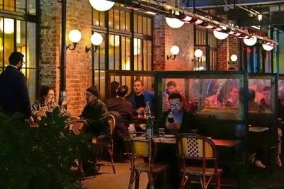 Negocios medianos pagan más por aranceles 