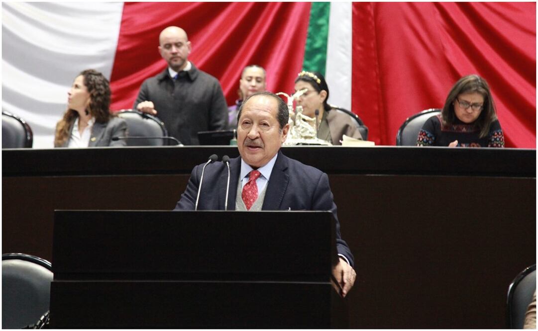 Leonel Godoy. Morena va por eliminar empates en Sección Instructora que atoran desafueros. Foto: Especial