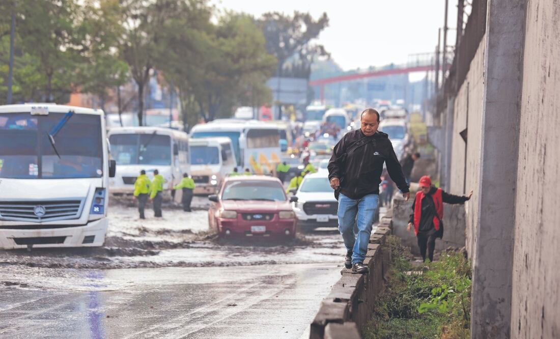 La jefa de Gobierno de la CDMX dijo que se registró la caída de 10.2 millones de metros cúbicos de agua, casi la capacidad de la presa Madín, ubicada en el Estado de México. Foto: de Francisco Rodríguez. El Universal