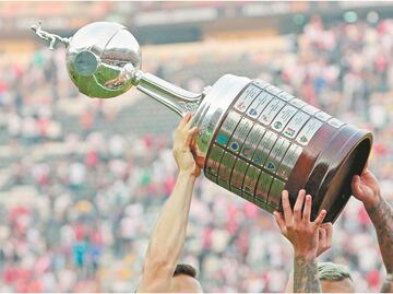 A Conmebol no le interesa el futbol mexicano, sólo quiere dinero