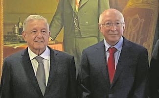 Ven revancha de Ken Salazar contra AMLO; expertos opinan sobre revelaciones en libro
