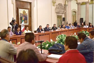En 7 horas de diálogo, la reforma educativa no se incluyó, admiten