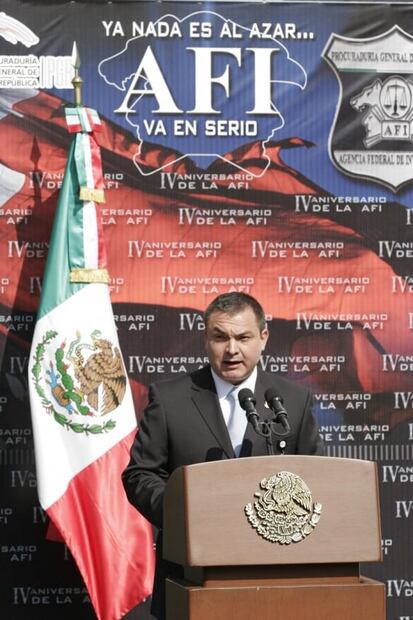 García Luna pasó de dos casas en México a mansiones en EU