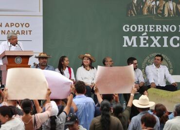 Regaña AMLO en Nayarit a superdelegado