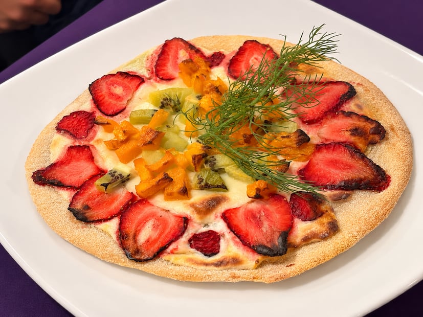 La masa de las pizzas dulces asemeja la textura de una crepa un poco más gruesa y crujiente. Foto: Julliete Vázquez EL UNIVERSAL