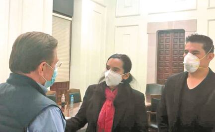 Gobernador de Durango pide a fiscalía retirar acusación a doctora 