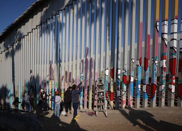 México rechaza vuelo de EU con deportados, reporta NBC; fuentes federales lo niegan