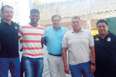 Calla árbitro Maganda el supuesto acto de racismo