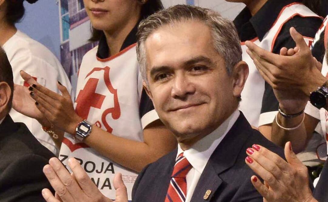 El Jefe de Gobierno, Miguel Ángel Mancera Espinosa, al encabezar en el Antiguo Palacio del Ayuntamiento la Colecta Nacional 2017 Cruz Roja Mexicana. (CDMX)